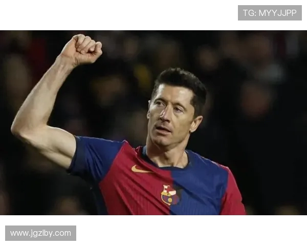 莱万谈比赛中场失控并坦言国家队百球目标恐将延后