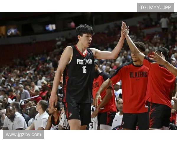 狂轰22分10篮板!带队力克勇士,杨瀚森对手太强了